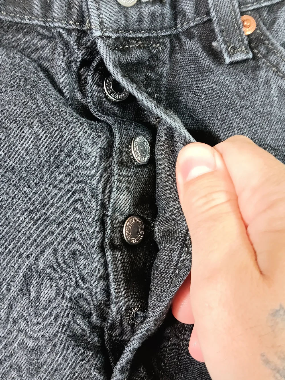 Levis 501 Jeans Mens 34x34 (33x32) Black Denim Straight Leg Button Fly Cowboy